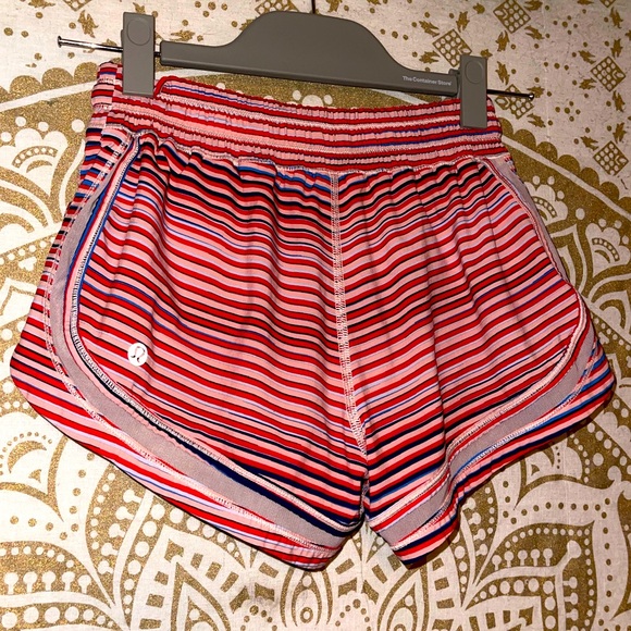 “LULULEMON” ATHLETICA LADIES MULTI-COLORED SHORT WITH DRAWSTRING, SIZE 4 - Picture 3 of 4